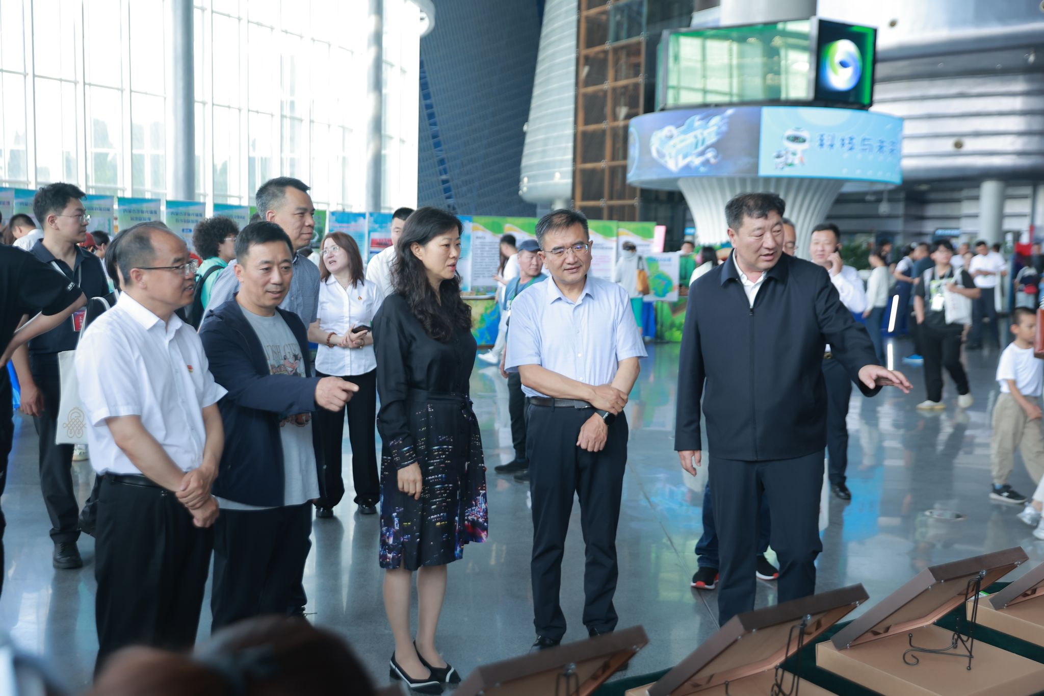 beat365官网参加“石榴籽e起来——中华民族共同体体验”科创宣展活动