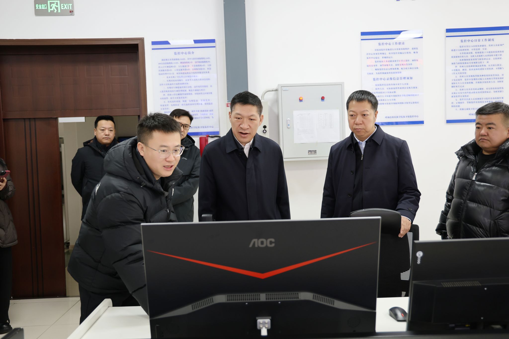 校领导带队开展春季学期开学前安全大检查